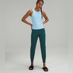 Align Joggers in Green Jasper size 8